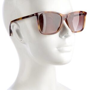 Chanel sunglasses with case and dust cloth authentic